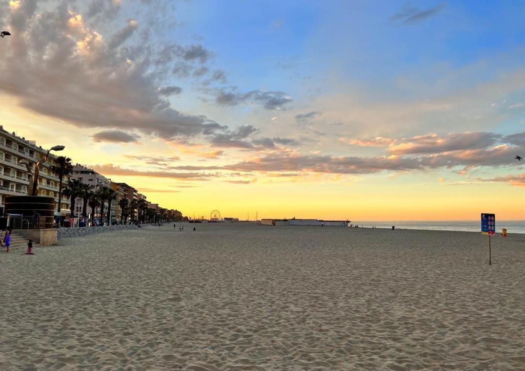Appartement Vue Mer Parking Prive Place Med Canet-en-Roussillon Dış mekan fotoğraf